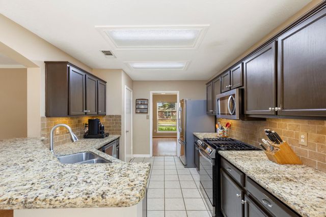 1431 W Welsford Drive, Spring, TX 77386