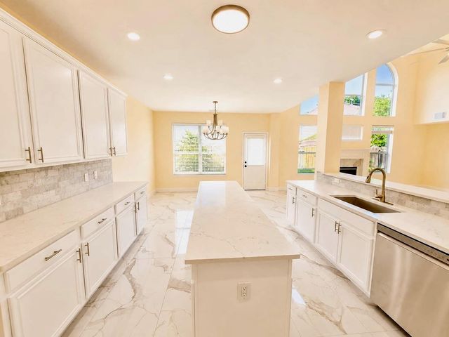 8119 Moss Stone Drive, Sugar Land, TX 77479