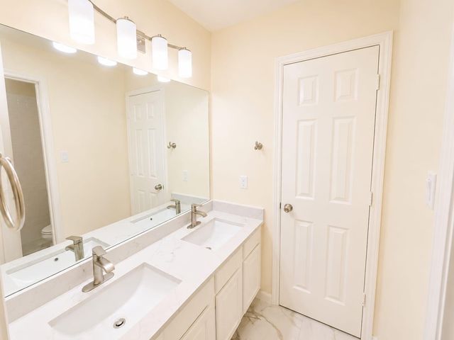 8119 Moss Stone Drive, Sugar Land, TX 77479