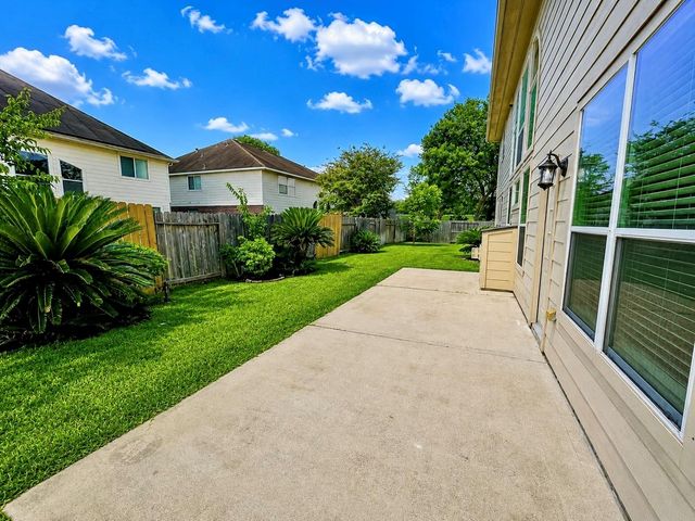 8119 Moss Stone Drive, Sugar Land, TX 77479