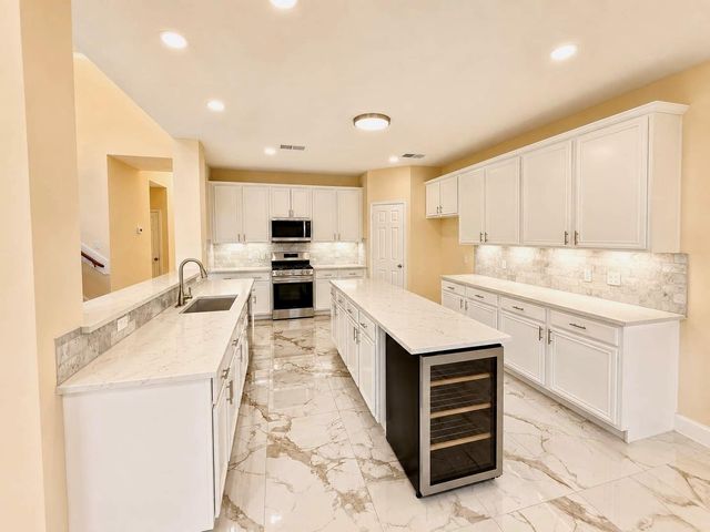 8119 Moss Stone Drive, Sugar Land, TX 77479