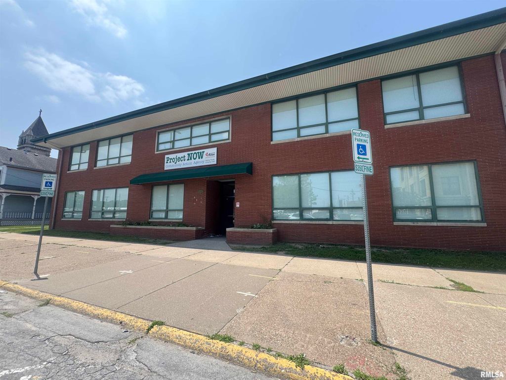 416 19TH Street, Rock Island, IL 61201