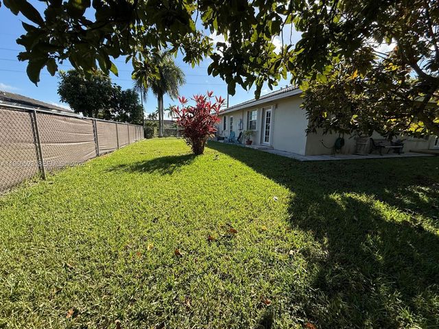 14557 SW 160th St, Miami, FL 33177