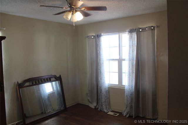 1965 S Scott Street, Sapulpa, OK 74066