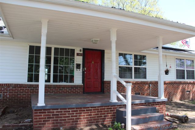 1965 S Scott Street, Sapulpa, OK 74066