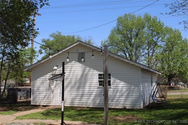 1965 S Scott Street, Sapulpa, OK 74066