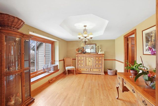 906 Scenic Heights DRIVE, Delafield, WI 53018