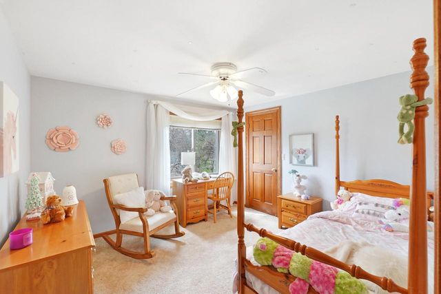 906 Scenic Heights DRIVE, Delafield, WI 53018