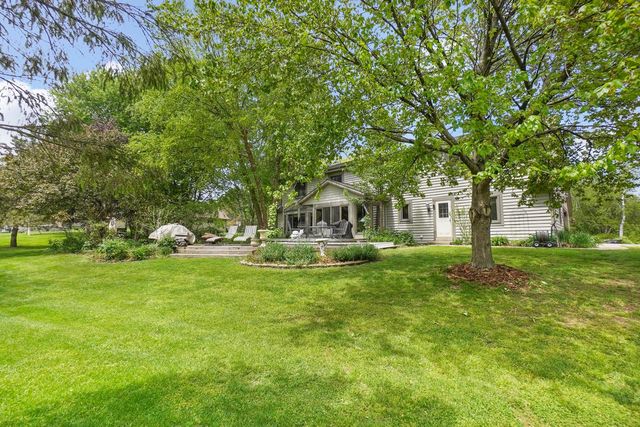 906 Scenic Heights DRIVE, Delafield, WI 53018