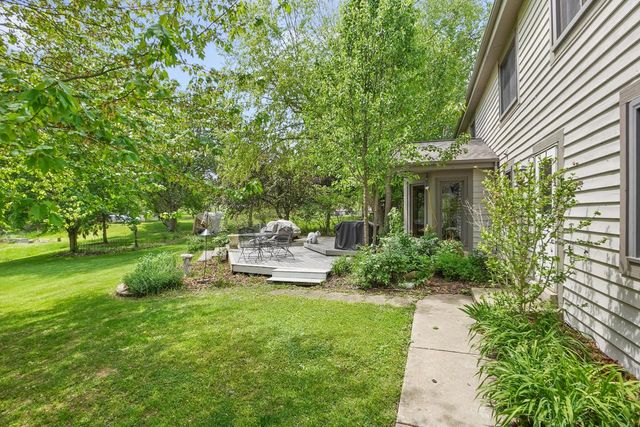 906 Scenic Heights DRIVE, Delafield, WI 53018