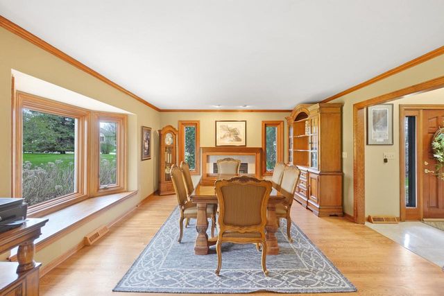 906 Scenic Heights DRIVE, Delafield, WI 53018
