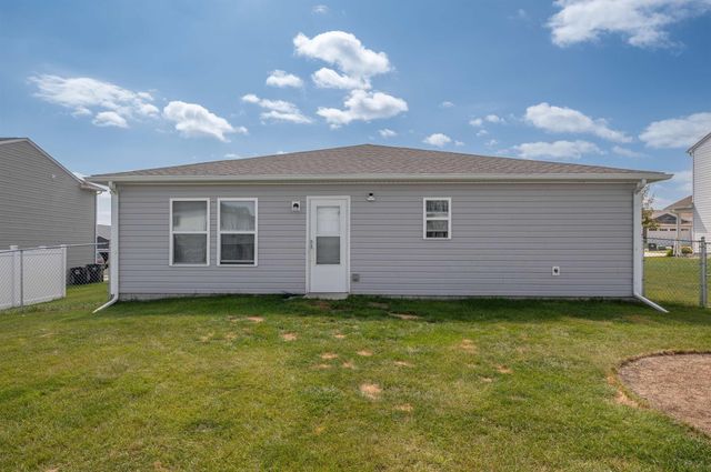 312 Post Oak Drive, Cedar Falls, IA 50613