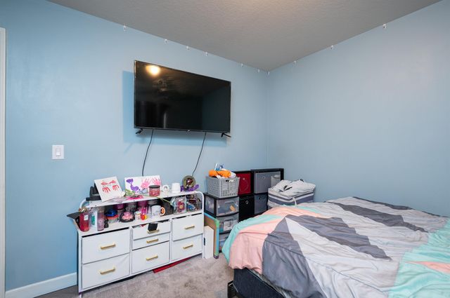 312 Post Oak Drive, Cedar Falls, IA 50613