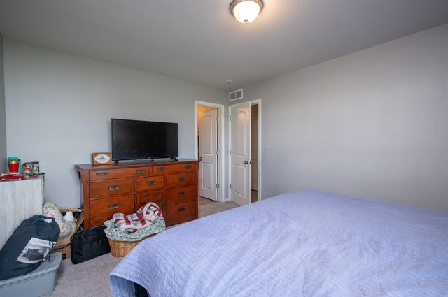 312 Post Oak Drive, Cedar Falls, IA 50613