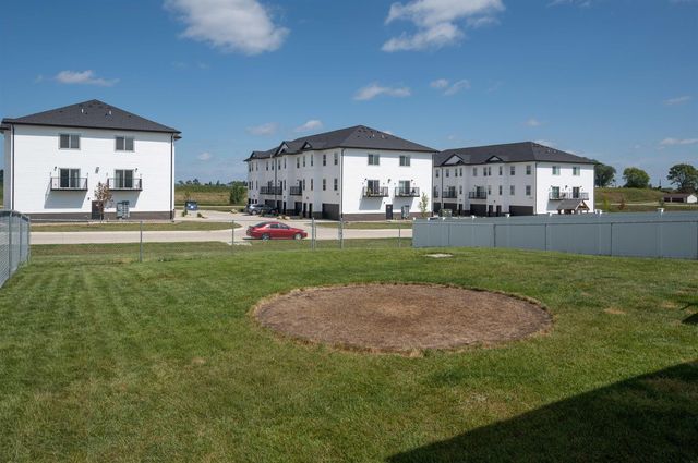 312 Post Oak Drive, Cedar Falls, IA 50613