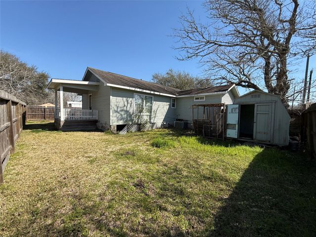 742 27th Street, San Leon, TX 77539