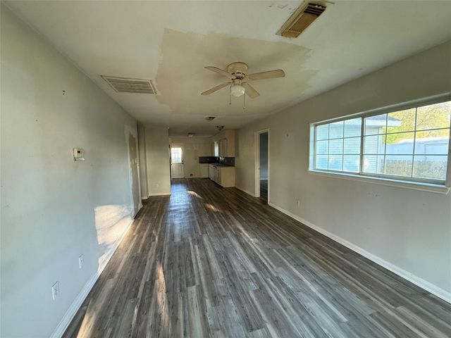 742 27th Street, San Leon, TX 77539