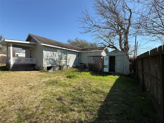 742 27th Street, San Leon, TX 77539