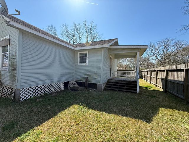 742 27th Street, San Leon, TX 77539