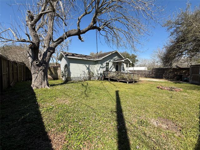 742 27th Street, San Leon, TX 77539