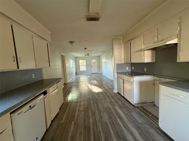 742 27th Street, San Leon, TX 77539