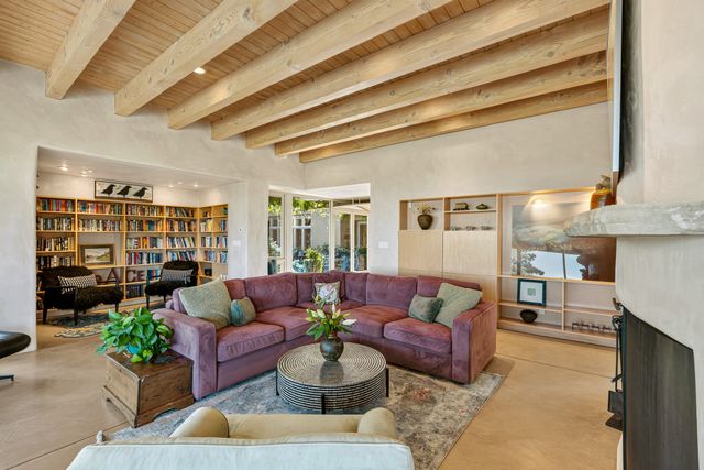 2220 Wilderness Meadow, Santa Fe, NM 87505
