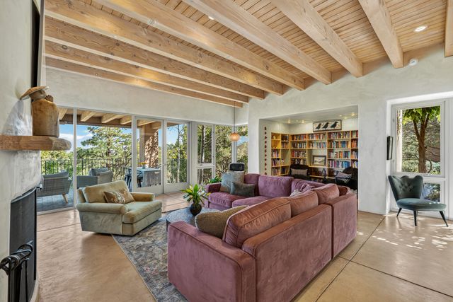 2220 Wilderness Meadow, Santa Fe, NM 87505