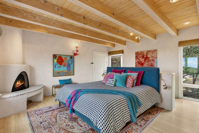 2220 Wilderness Meadow, Santa Fe, NM 87505