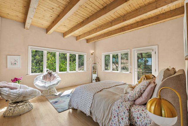 2220 Wilderness Meadow, Santa Fe, NM 87505