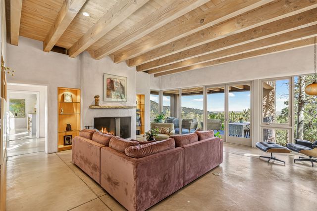 2220 Wilderness Meadow, Santa Fe, NM 87505