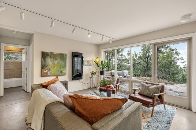 2220 Wilderness Meadow, Santa Fe, NM 87505
