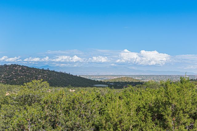 2220 Wilderness Meadow, Santa Fe, NM 87505
