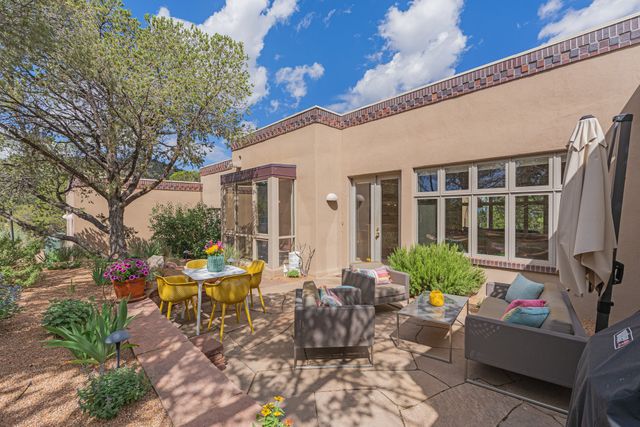 2220 Wilderness Meadow, Santa Fe, NM 87505