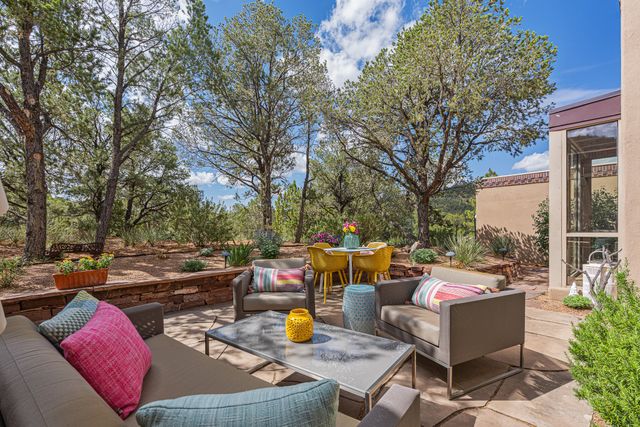 2220 Wilderness Meadow, Santa Fe, NM 87505