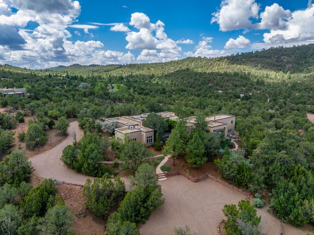 2220 Wilderness Meadow, Santa Fe, NM 87505