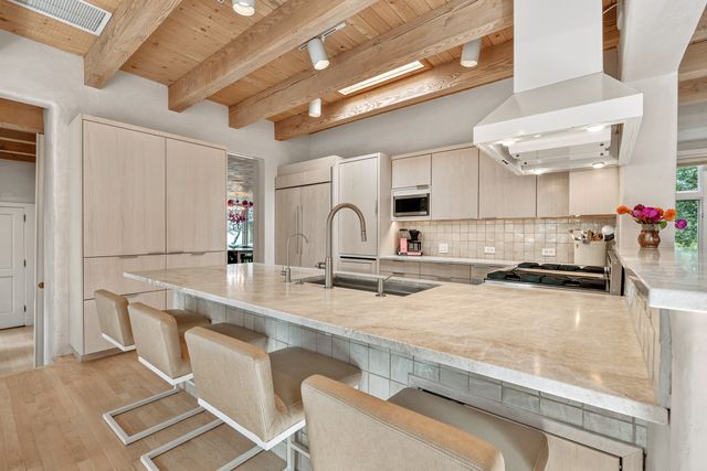 2220 Wilderness Meadow, Santa Fe, NM 87505