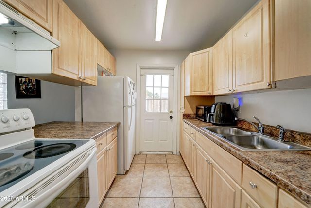 5438 W ROANOKE Avenue, Phoenix, AZ 85035