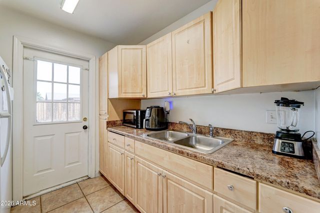 5438 W ROANOKE Avenue, Phoenix, AZ 85035