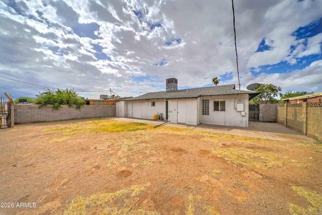 5438 W ROANOKE Avenue, Phoenix, AZ 85035