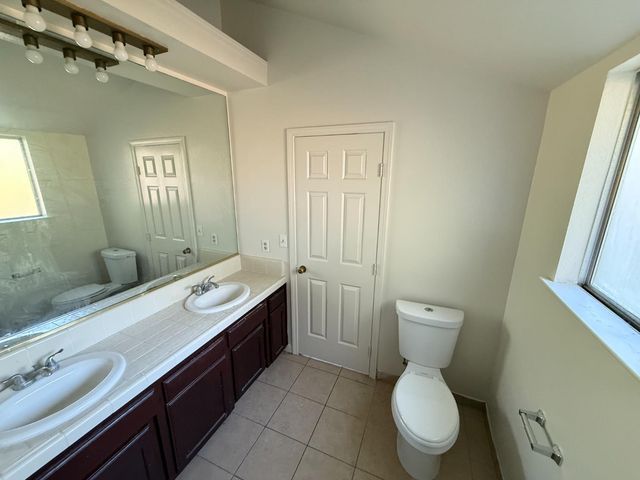 6366 N Forestiere Avenue, Fresno, CA 93722