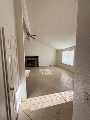 6366 N Forestiere Avenue, Fresno, CA 93722
