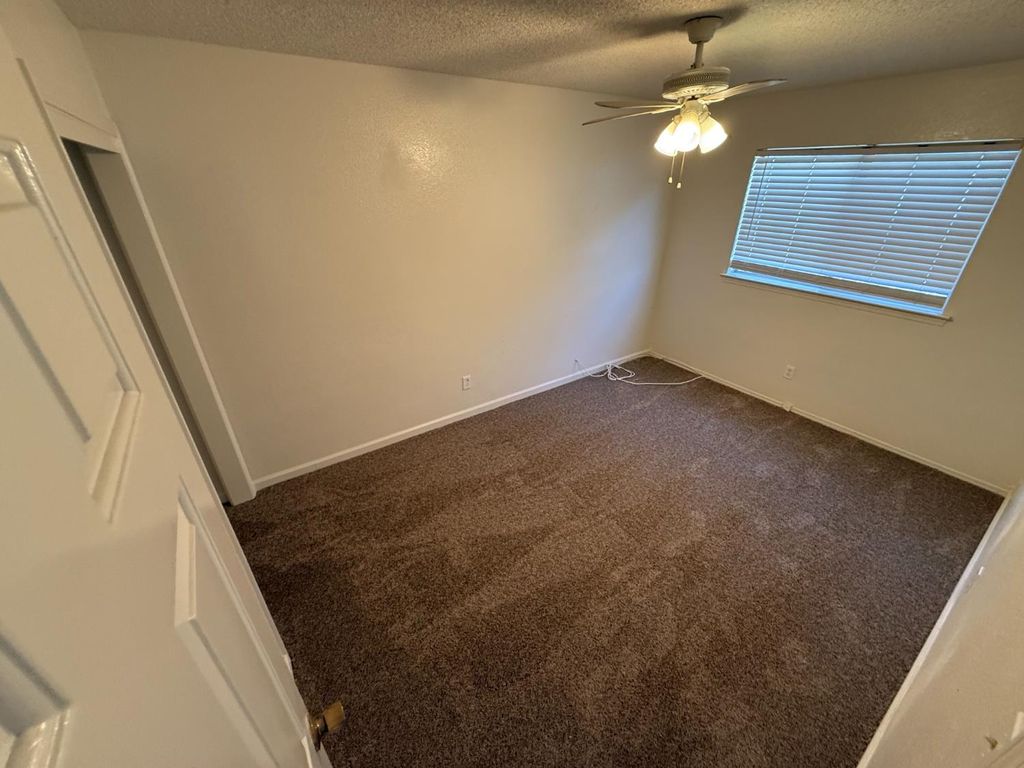 Image 15 of property listing at 6366 N Forestiere Avenue, Fresno, CA 93722