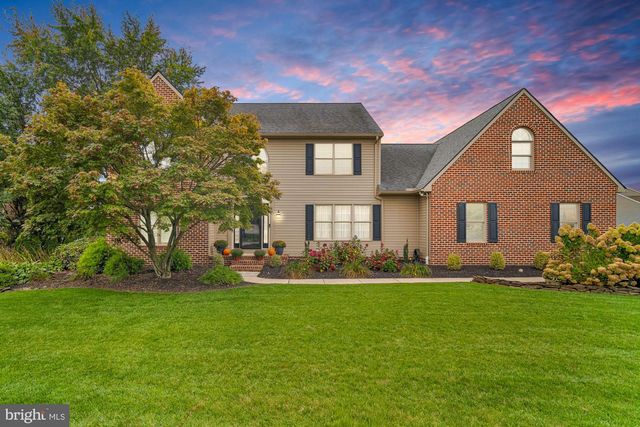 2757 PRIMROSE LN, York, PA 17402
