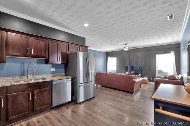 3915 Bird Song Way, Jeffersonville, IN 47130