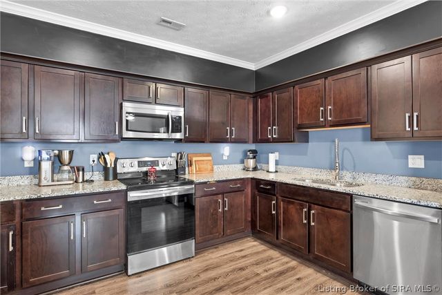 3915 Bird Song Way, Jeffersonville, IN 47130