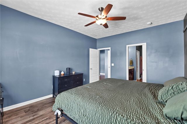 3915 Bird Song Way, Jeffersonville, IN 47130