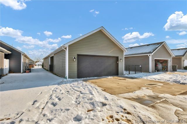 3915 Bird Song Way, Jeffersonville, IN 47130