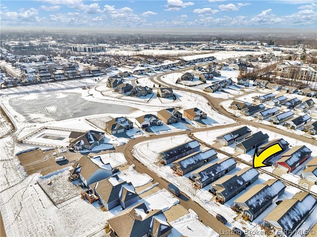 3915 Bird Song Way, Jeffersonville, IN 47130