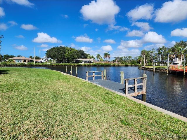 11576 W Kingfisher Court, Crystal River, FL 34429