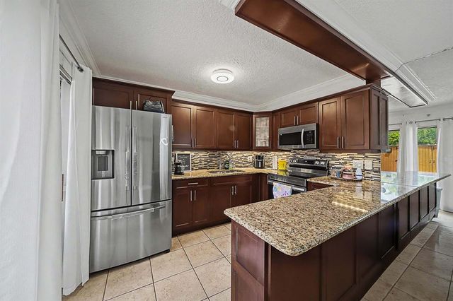 149 Lake Arbor Drive, Palm Springs, FL 33461